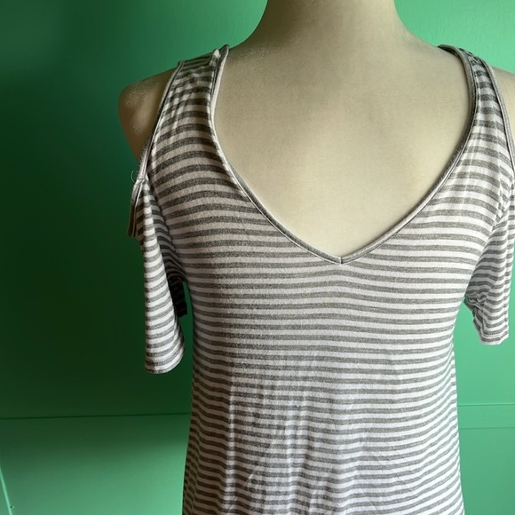 Striped cold shoulder tunic - Picture 3 of 3